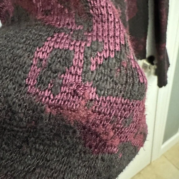 Floral Knit Turtleneck Sweater - Black and Burgundy - Picture 6 of 8